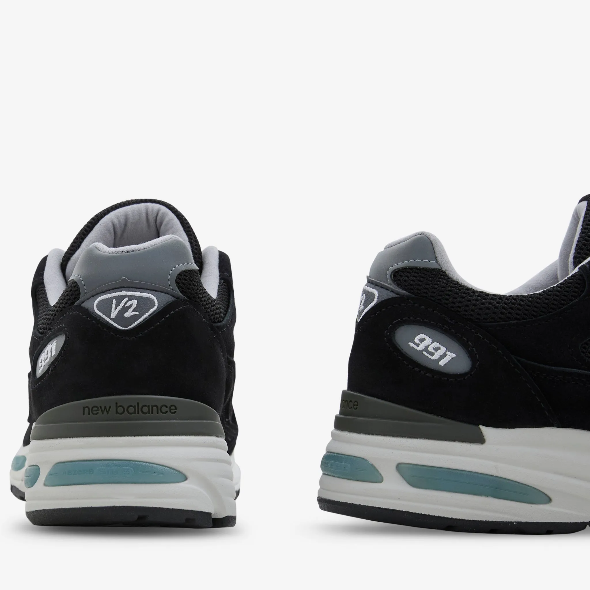 Made in UK 991v2 Black | Smoked Pearl | Silver Grip Support