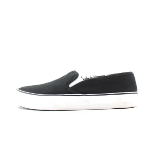 Urban Fashion Foot Journey MOSSIMO .