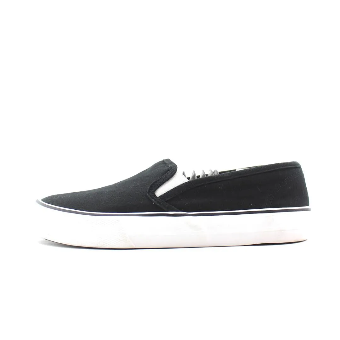 Urban Fashion Foot Journey MOSSIMO .