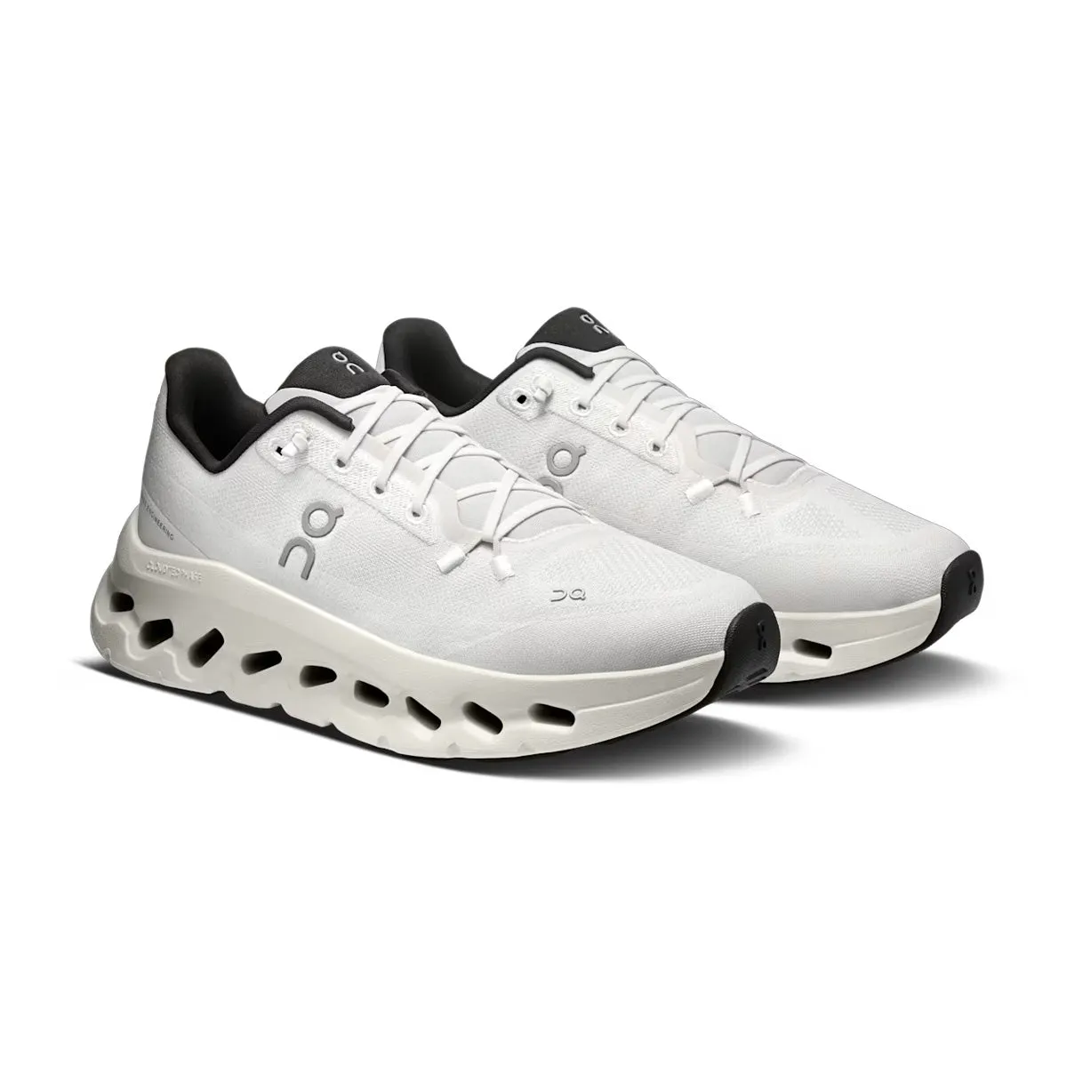 Wmns Cloudtilt 'Pearl Ice' Breathable Upper Pose Ready
