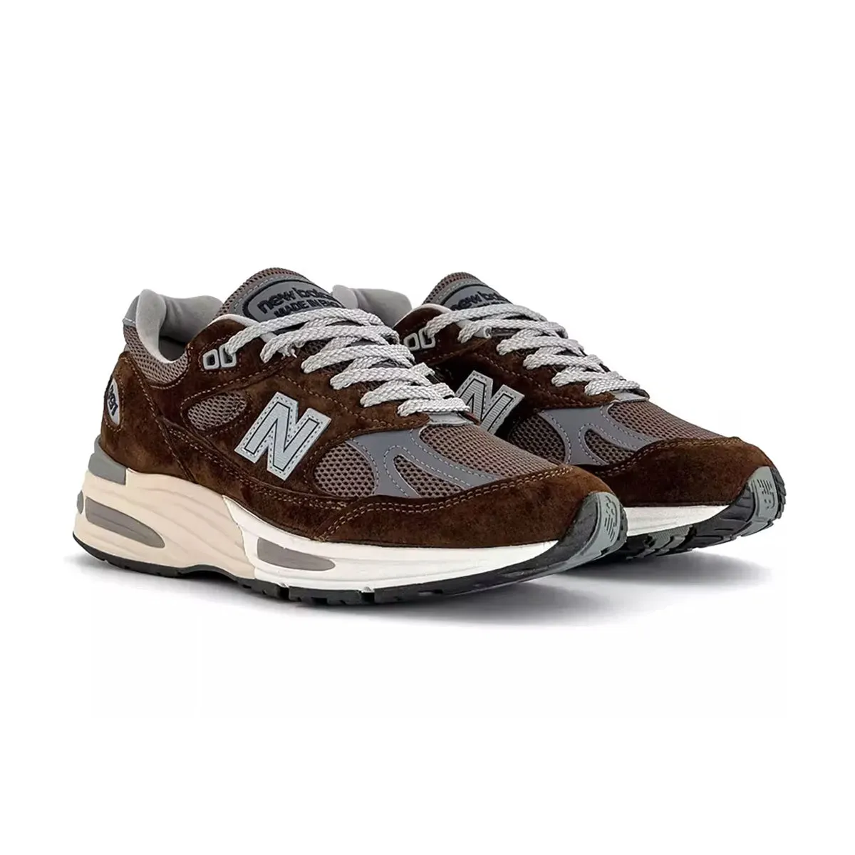 Winter Base in UK 991 'Brown Grey'