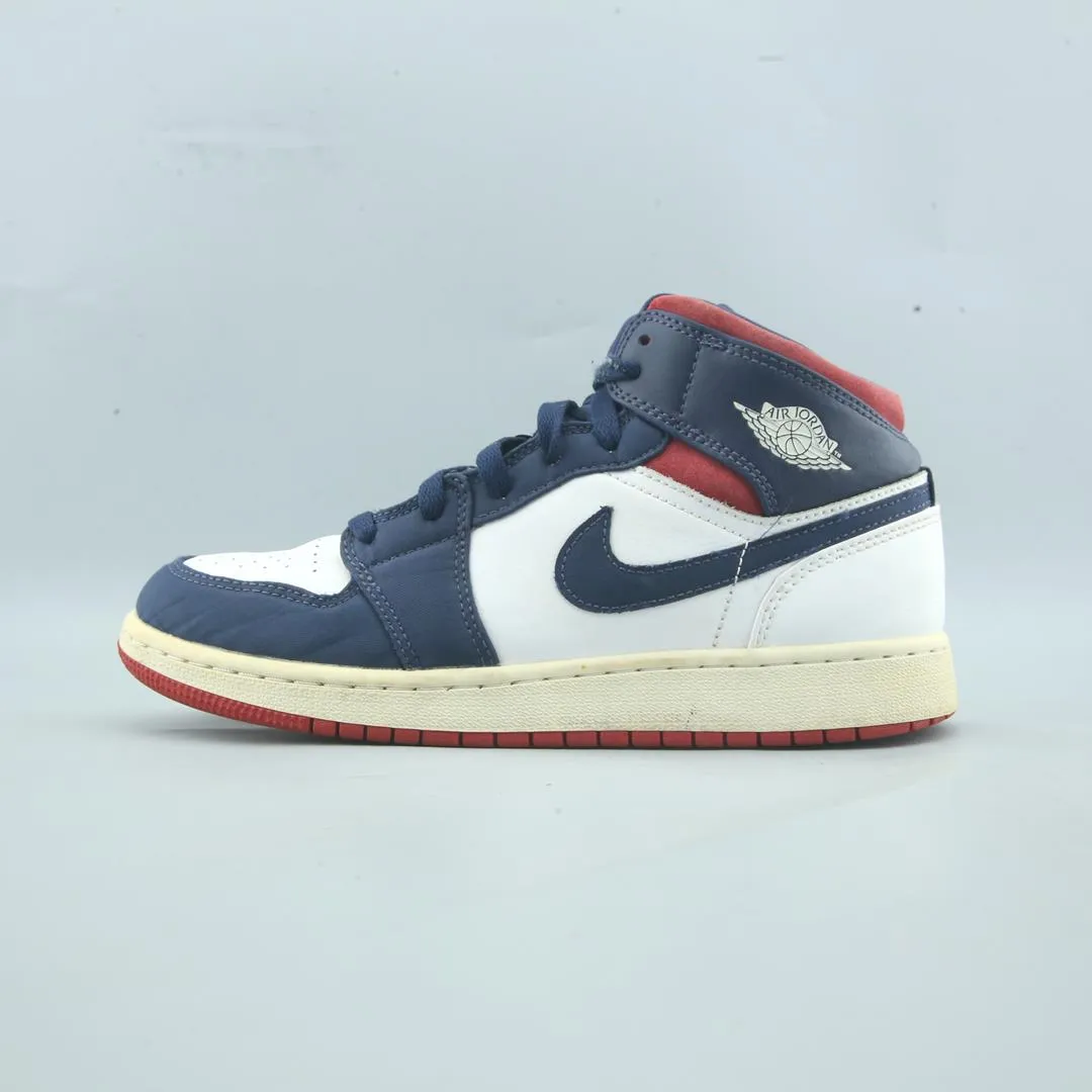 JORDAN 1 MID Built To Move No Laces