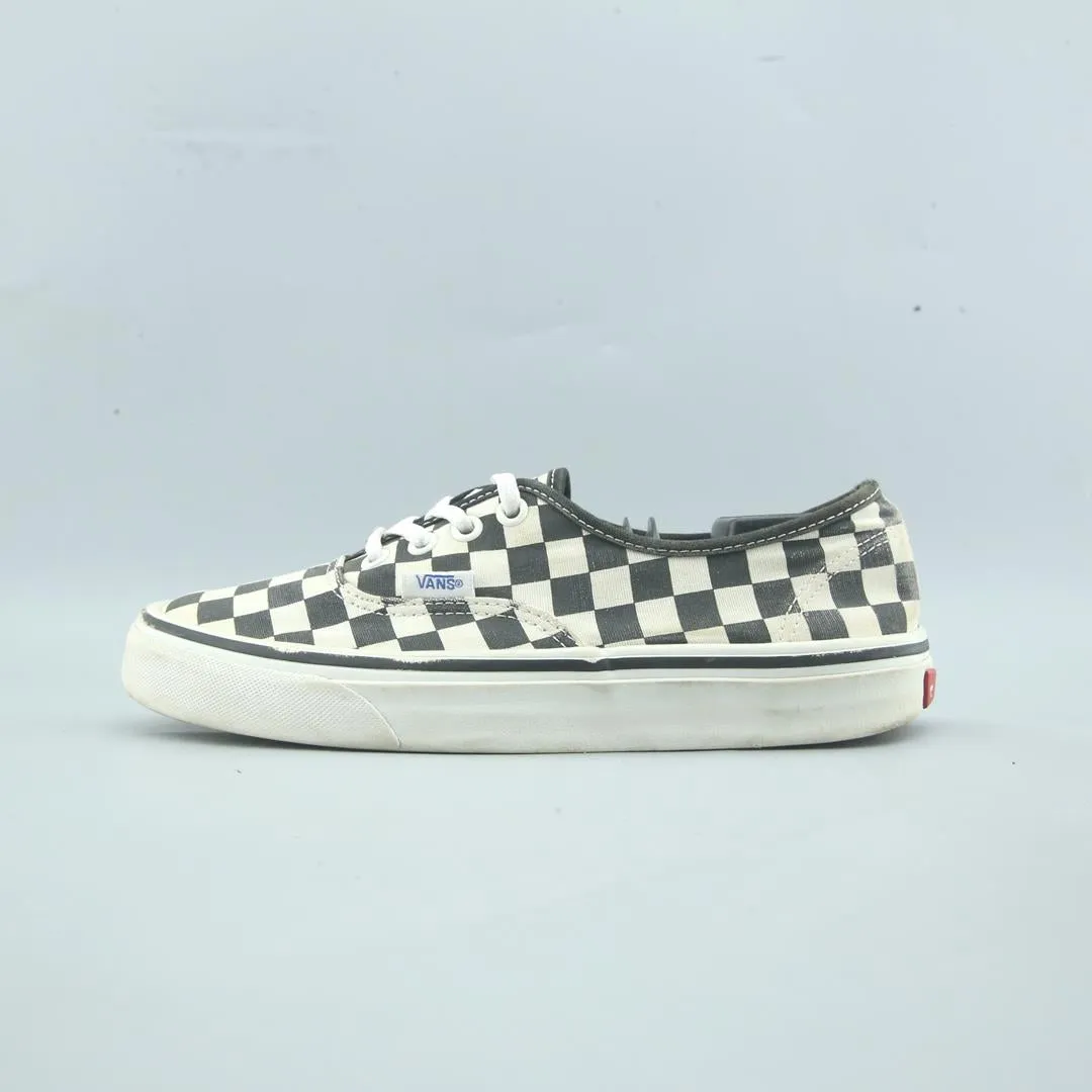 Slim Shape Ankle Room VANS AUTHENTIC