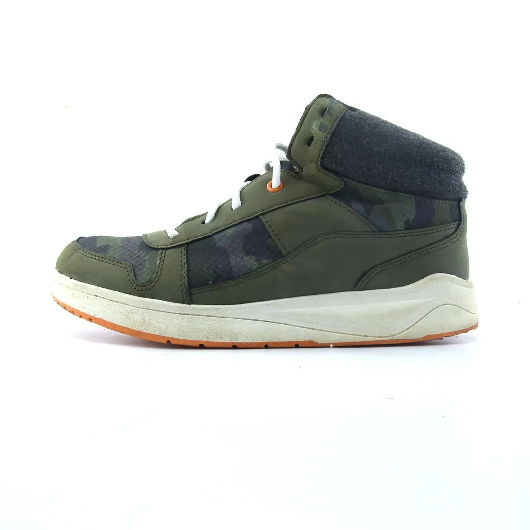 AMERICAN BRAND . Alley Path Storm Walk
