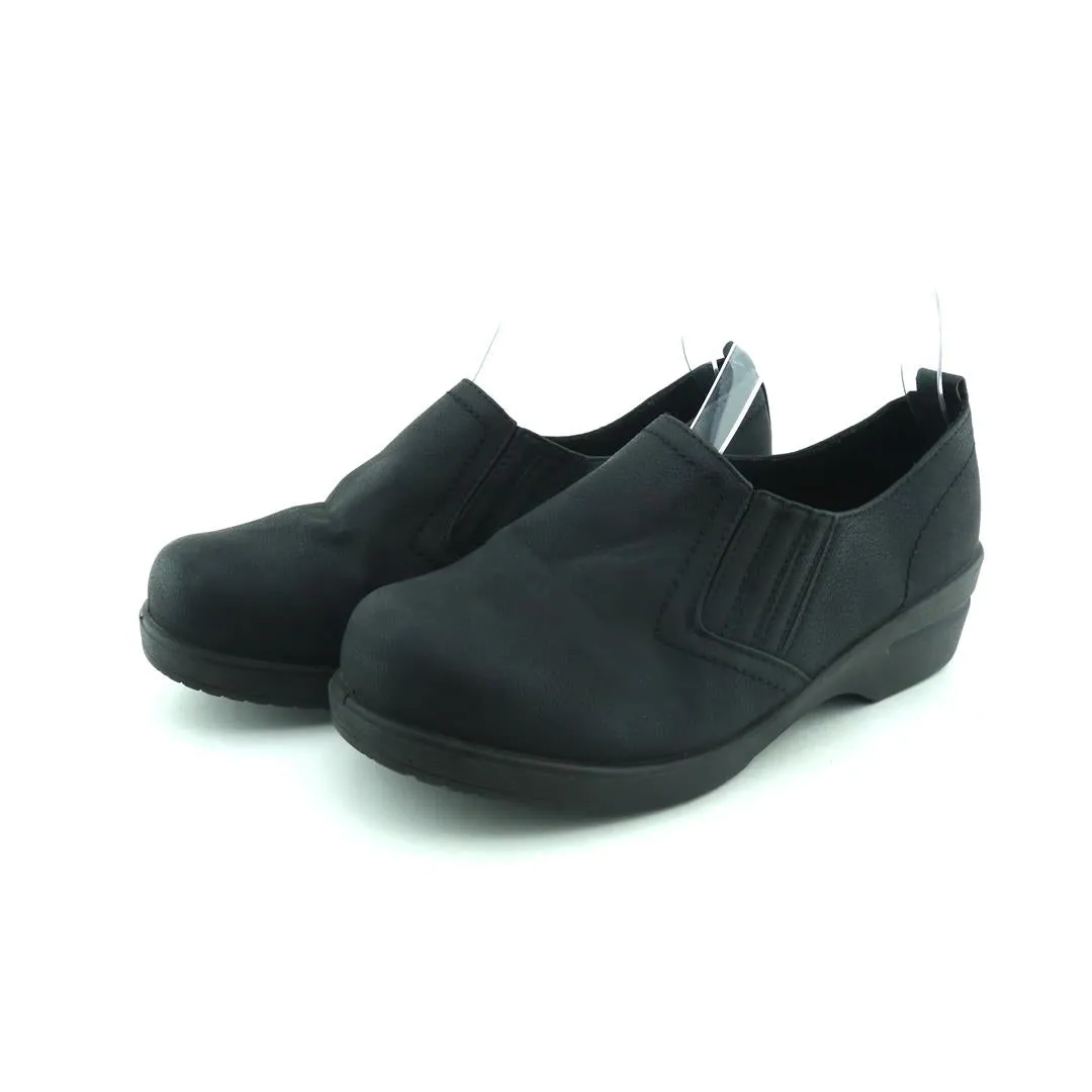 AMERICAN BRAND . Treaded Sole dirt path