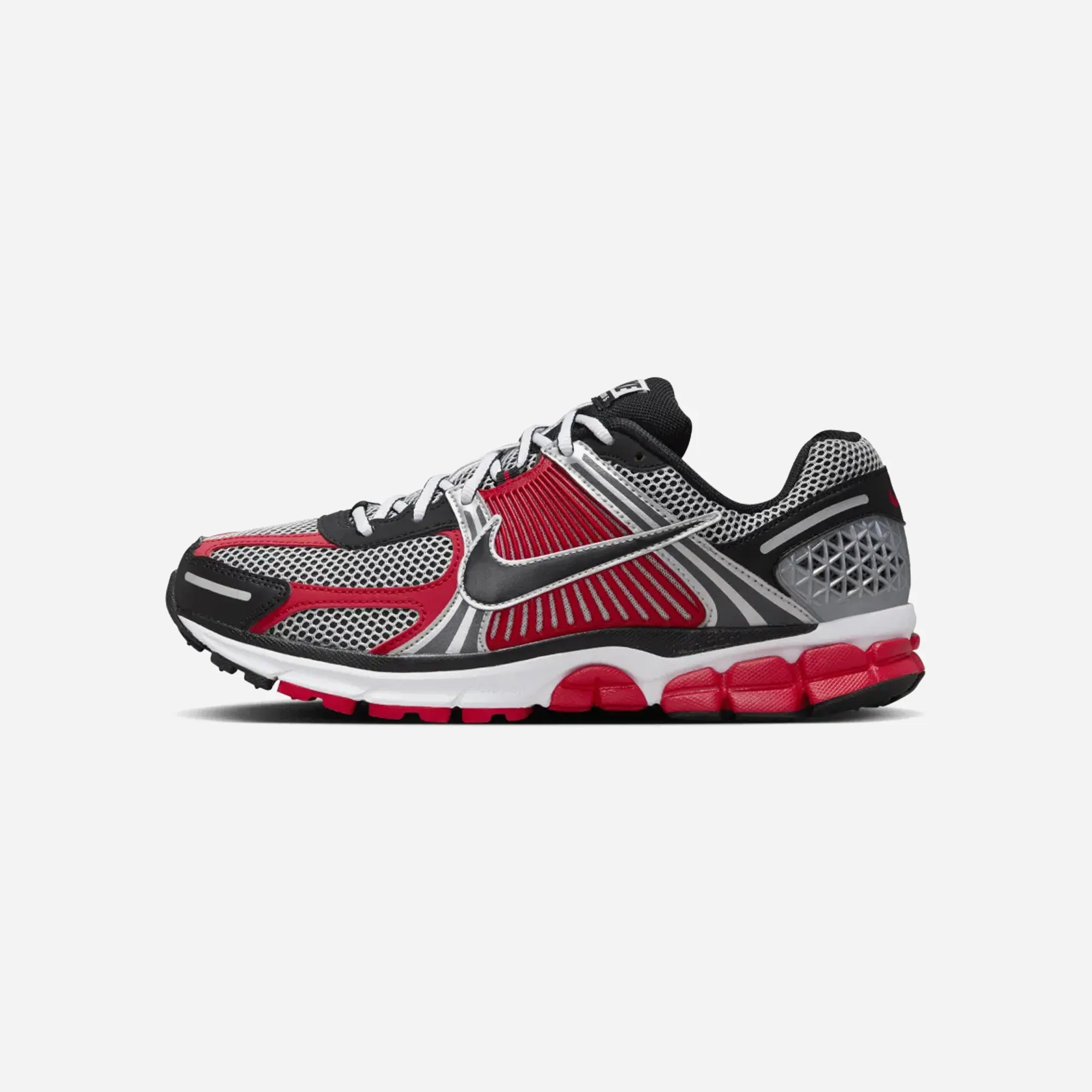 Nike Zoom Vomero 5 Metallic Silver University Red Easy Fit Active Look