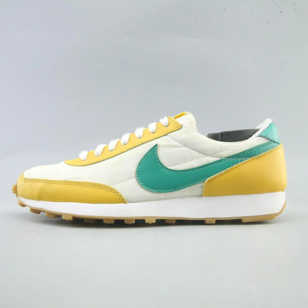 Clean Surface Dry Feet NIKE DAYBREAK