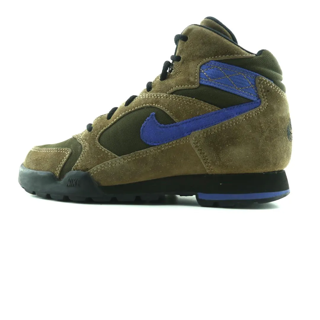 Style focused Sand Hike NIKE  ACG CALDERA