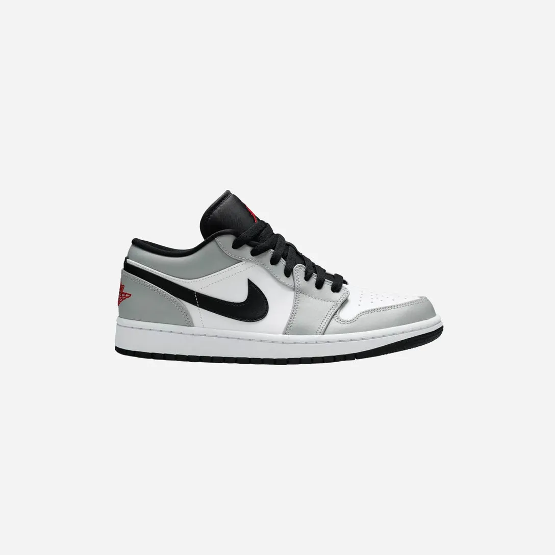 Pull On Design Sustainable materials Nike Air Jordan 1 Low Light Smoke Grey