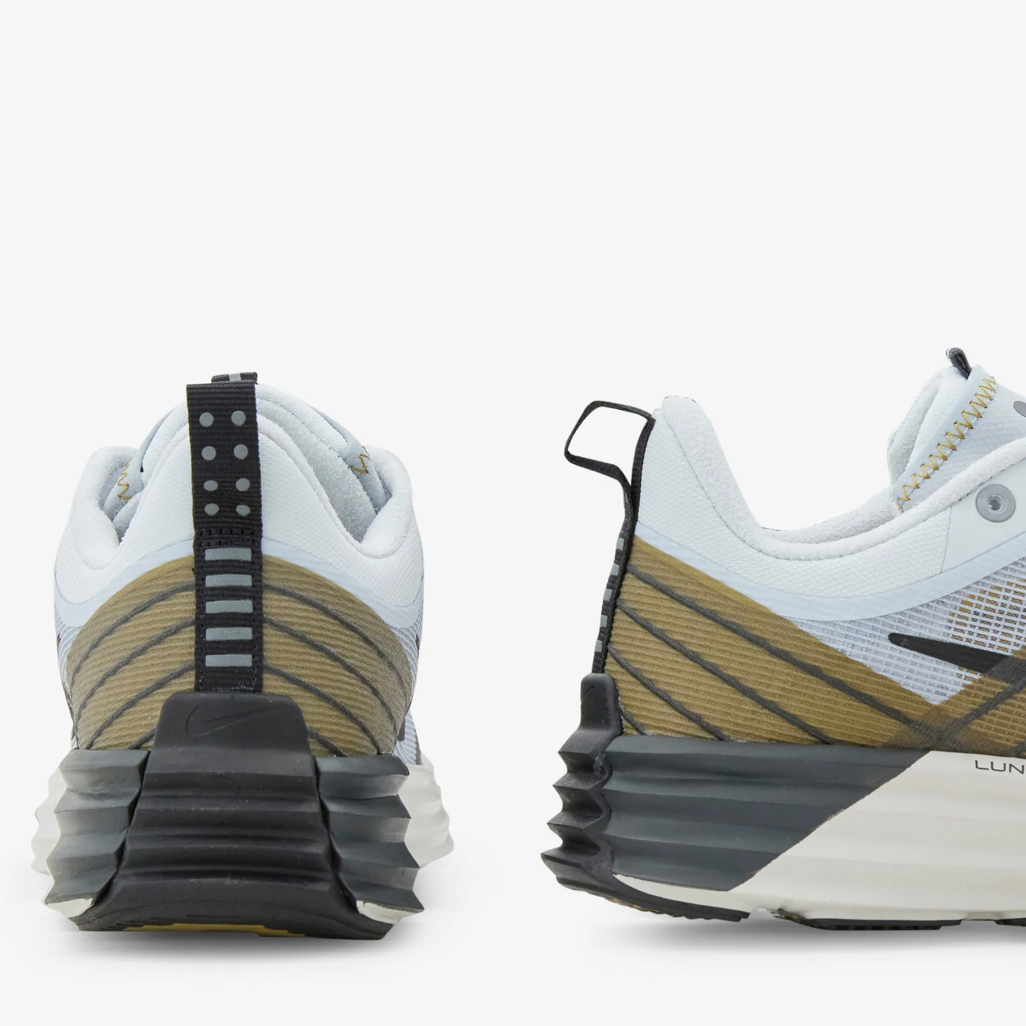 Lunar Roam Pure Platinum | Black | Wolf Grey Casual Vibe