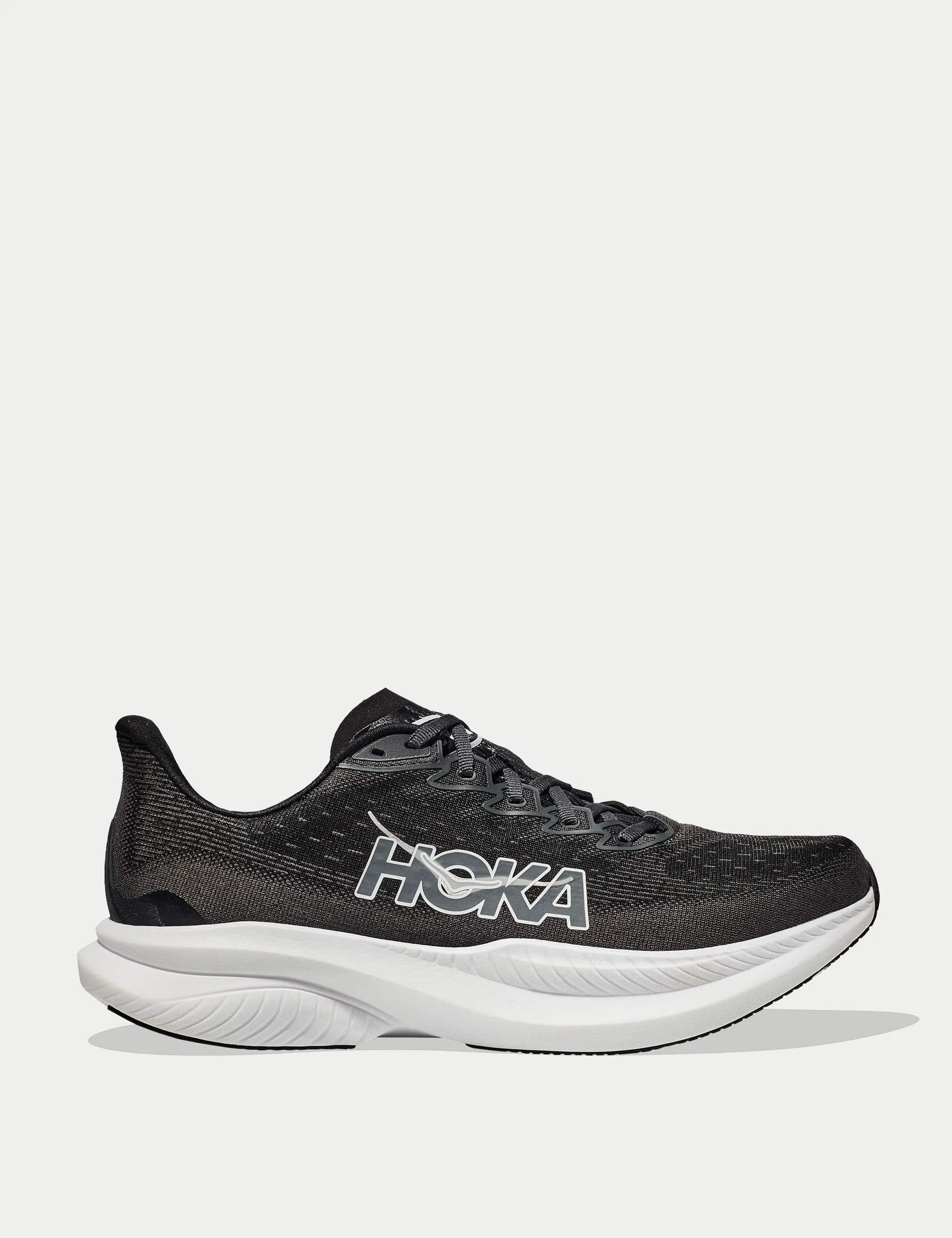 Mach 6 - Black/White training running shoe situation