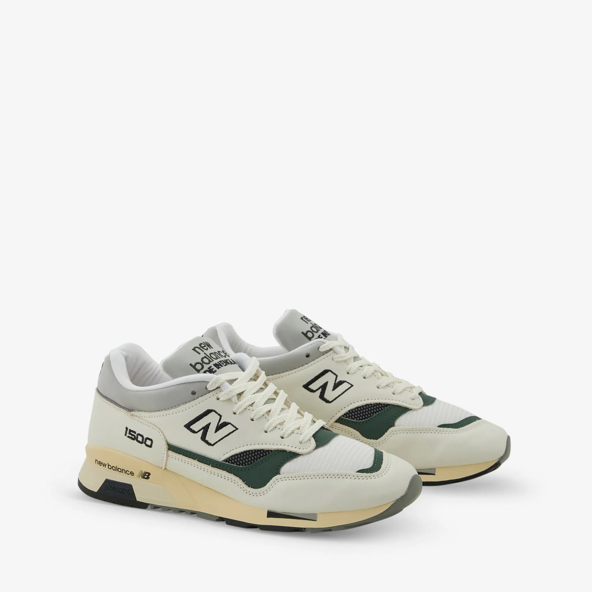 All-Weather Design Made in UK 1500 Antique White | Cilantro | Black