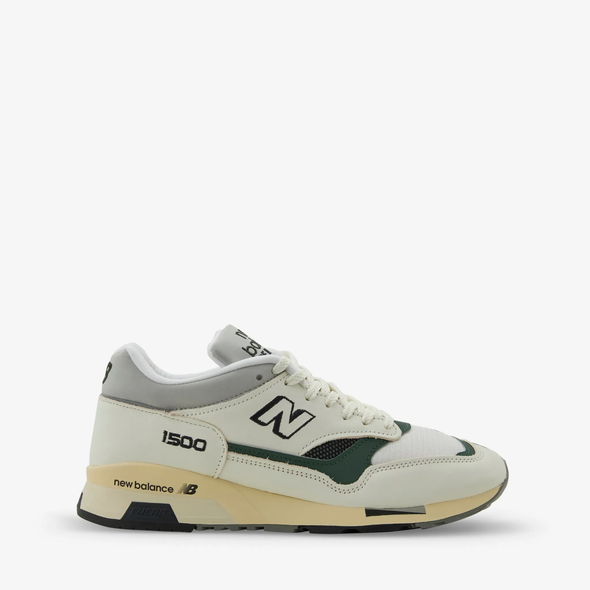 Made in UK 1500 Antique White | Cilantro | Black Kick Off Classic Touch