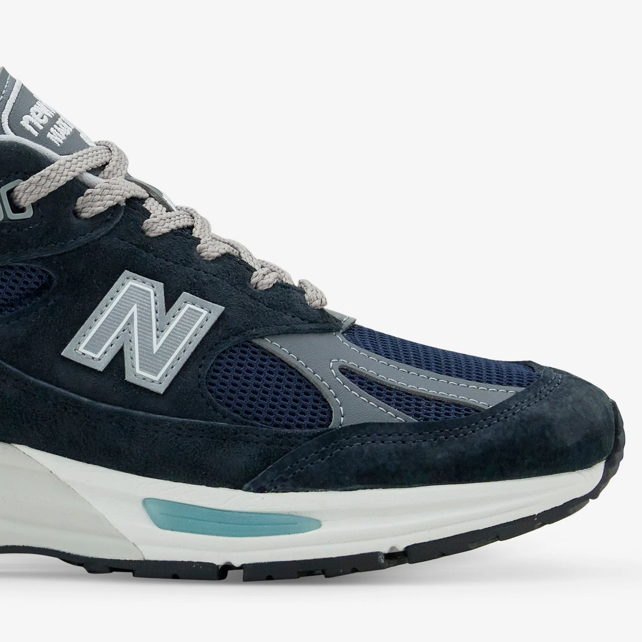 Weekend Fun Steady Hike Made in UK 991v2 Dark Navy | Smoked Pearl | Silver