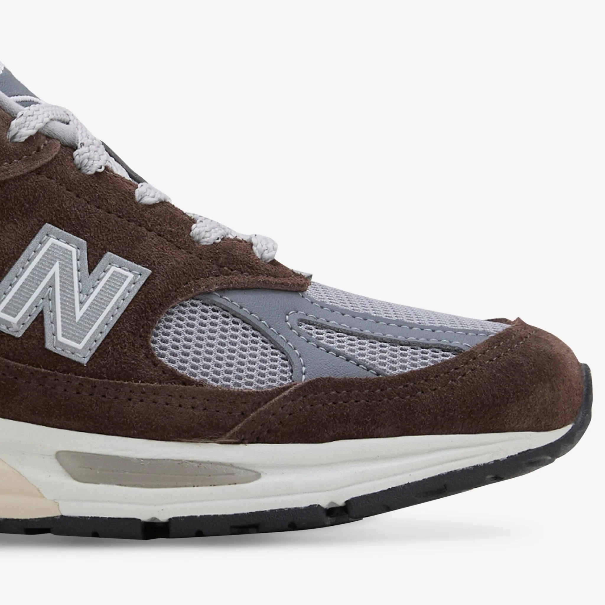 Casual Support Canyon Path Made in UK 991v2 Slate Black | Alloy | Smoked Pearl