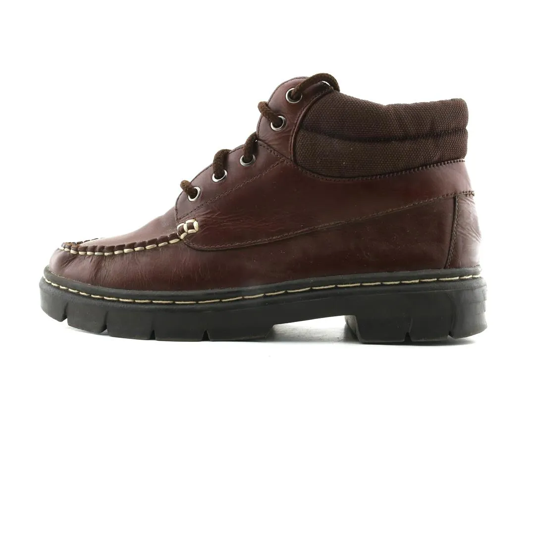 MAINE WOODS . Guard Step