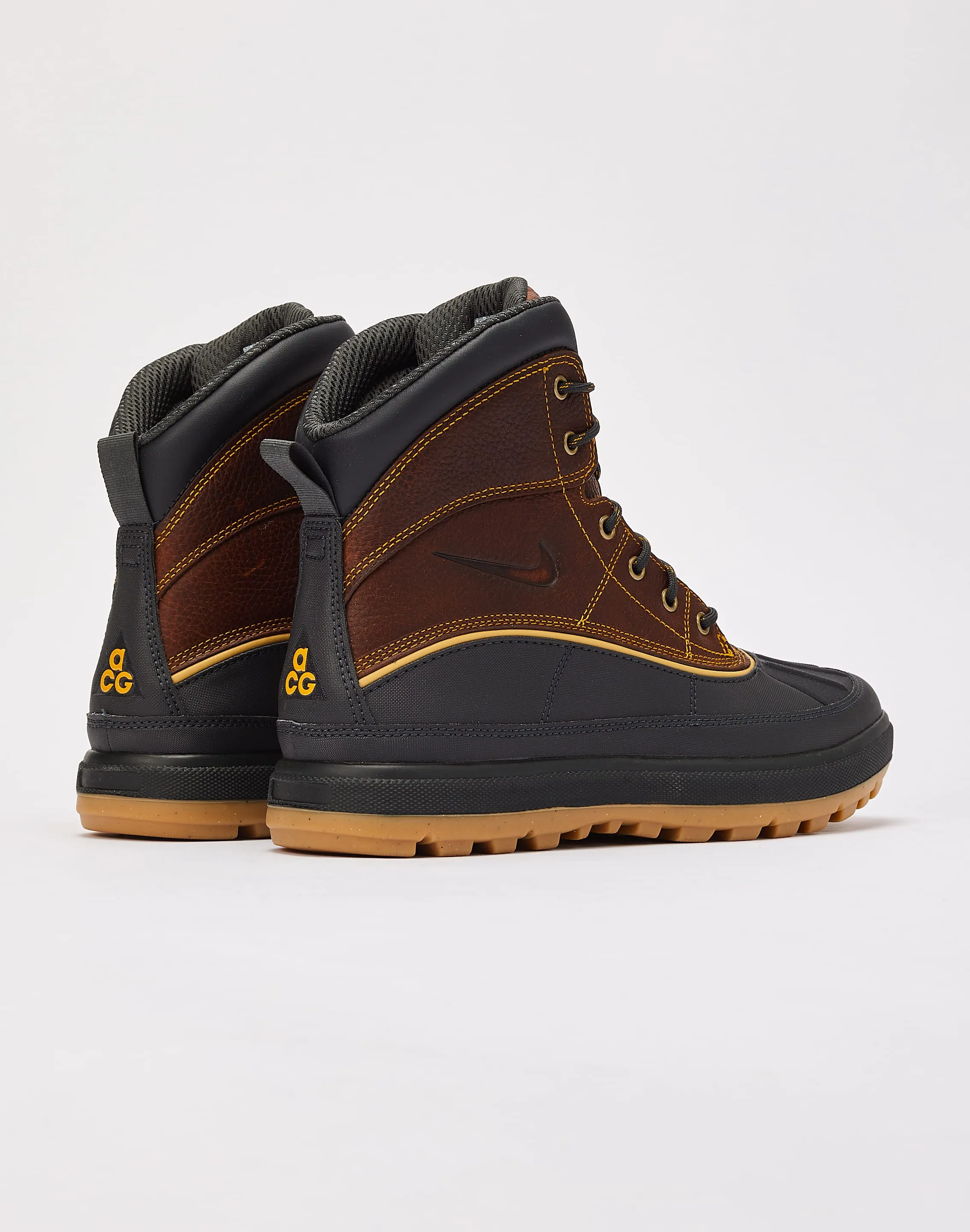 Flexible Frame Rough Trail Hiker Ultimate Style Nike Woodside 2 High ACG Boots