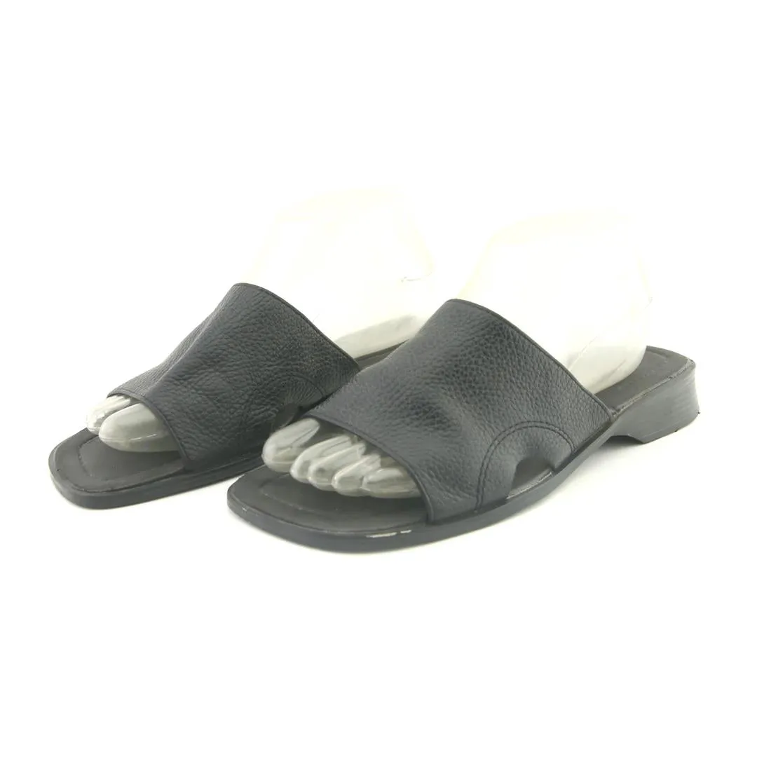 MONTEGO BAY CLUB . Narrow Fit Flexible Comfort Shoes.