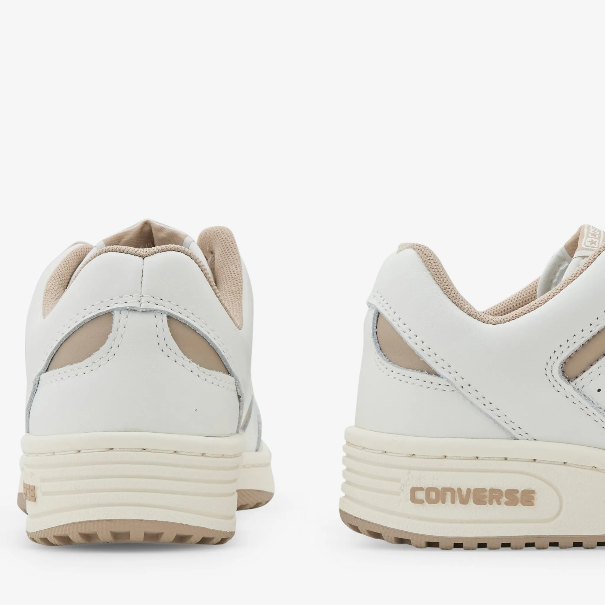 Oasis Run Dawn Walk Weapon Old Money Vintage White | Vintage Cargo