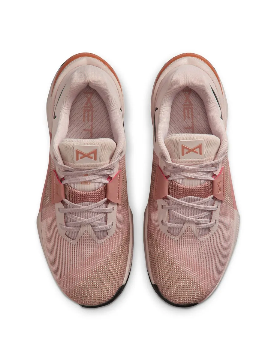 Metcon 10 Shoes - Silt Red/Particle Pink/Metallic Silver/Black Slim Shape