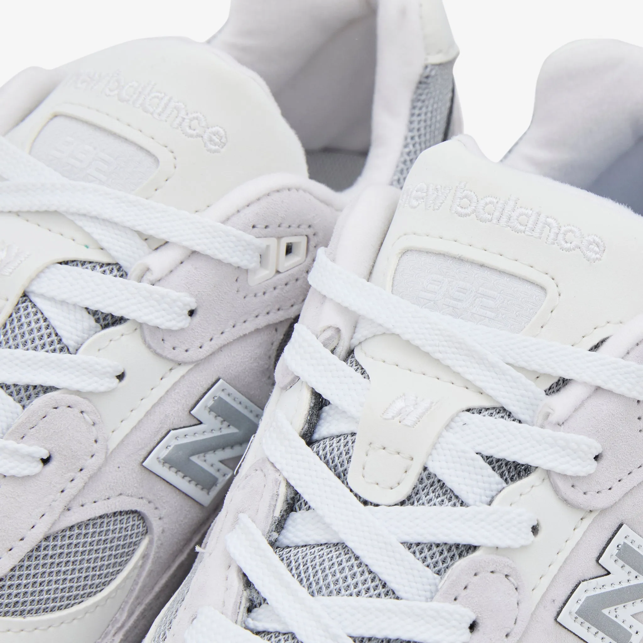Soft Cushioned Upper All ages Made in USA 992 White | Reflection | Silver Metallic