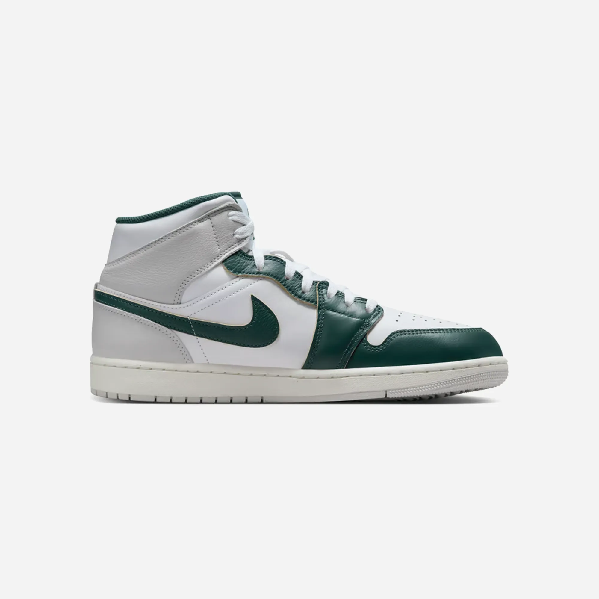 Sporty Design Urban Mobility Nike Air Jordan 1 Mid Oxidised Green