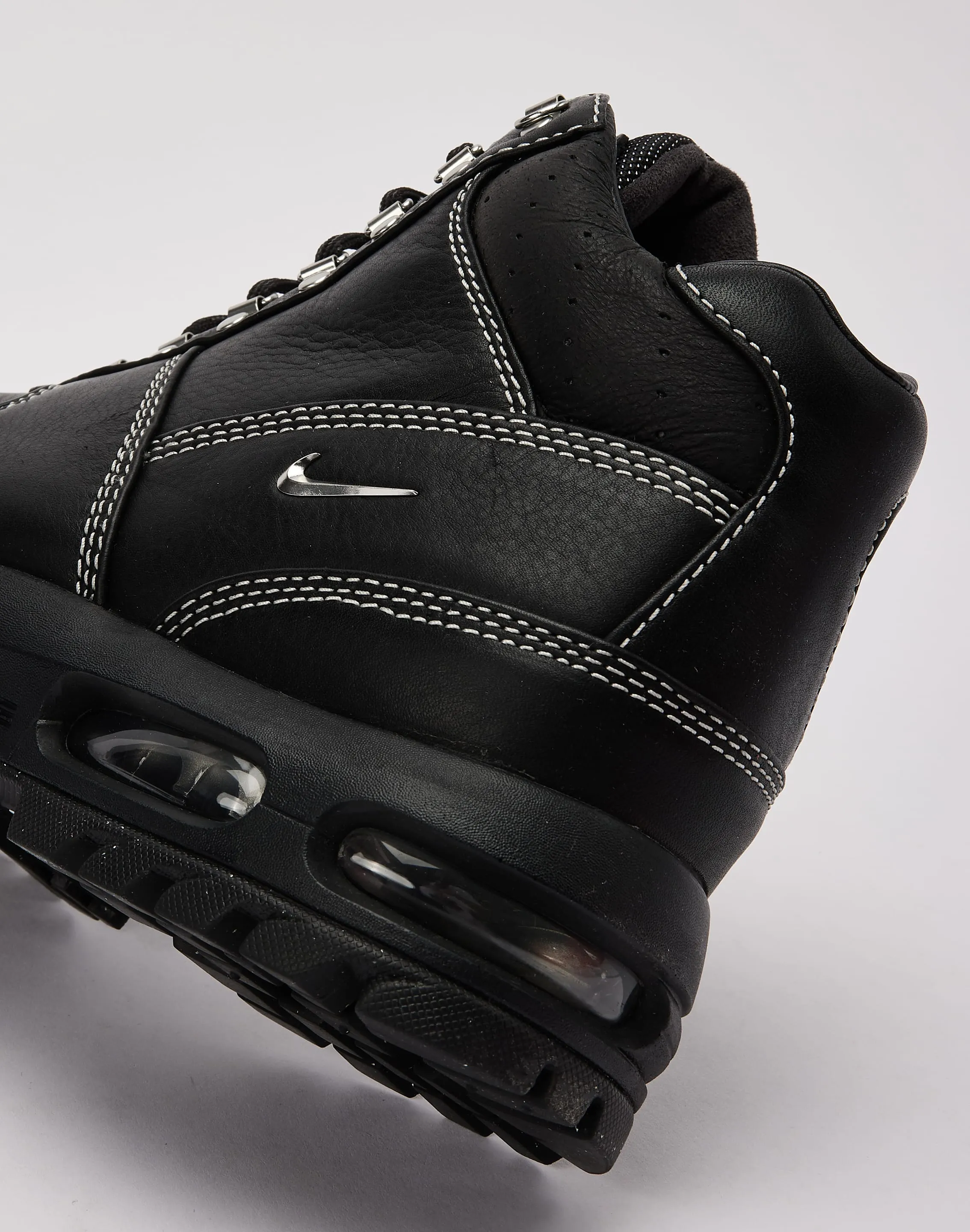 Nike Air Max Goadome PRM Eco Material Outdoor Trek Brogue Detail