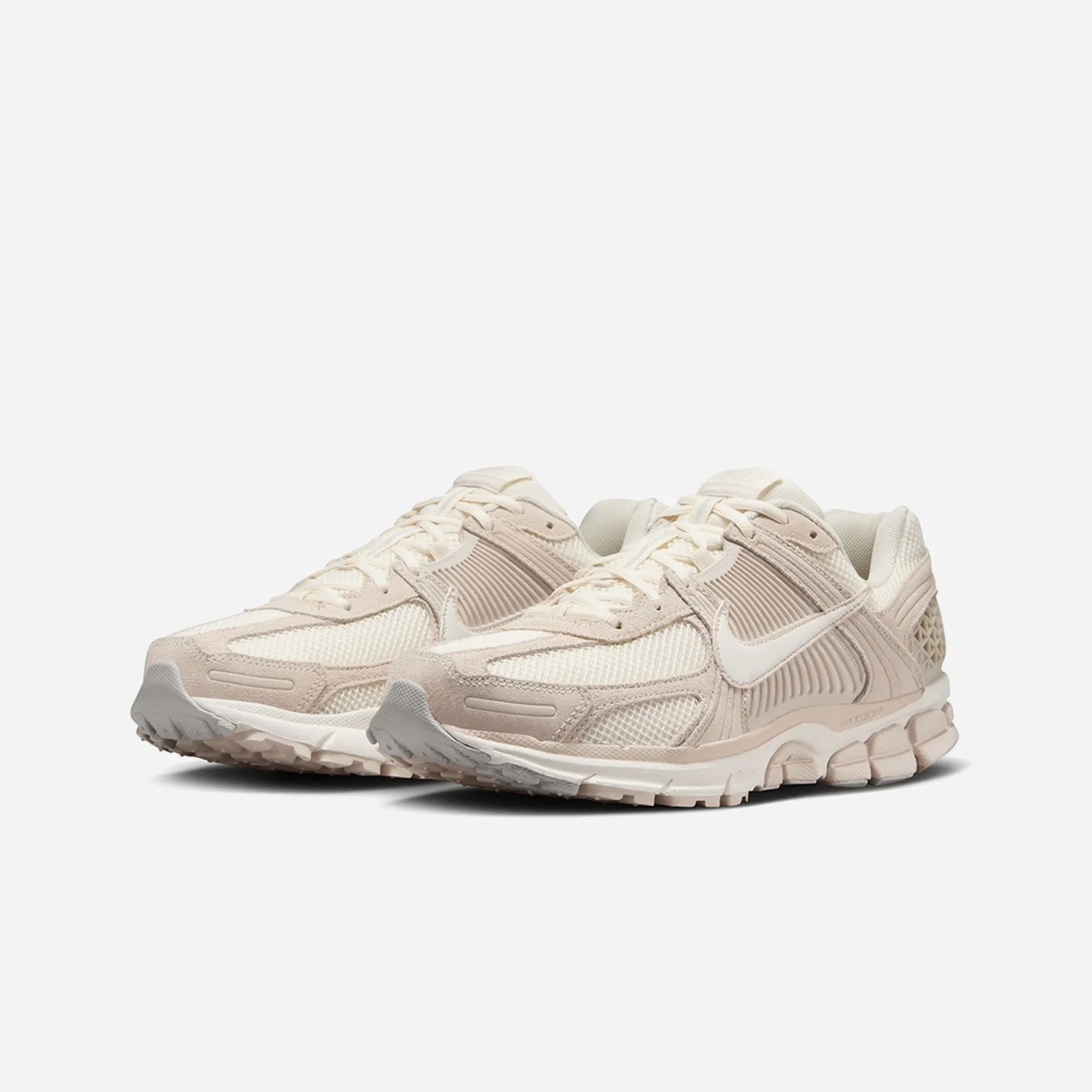 Comfort Focused Nike Air Zoom Vomero 5 Light Orewood Brown