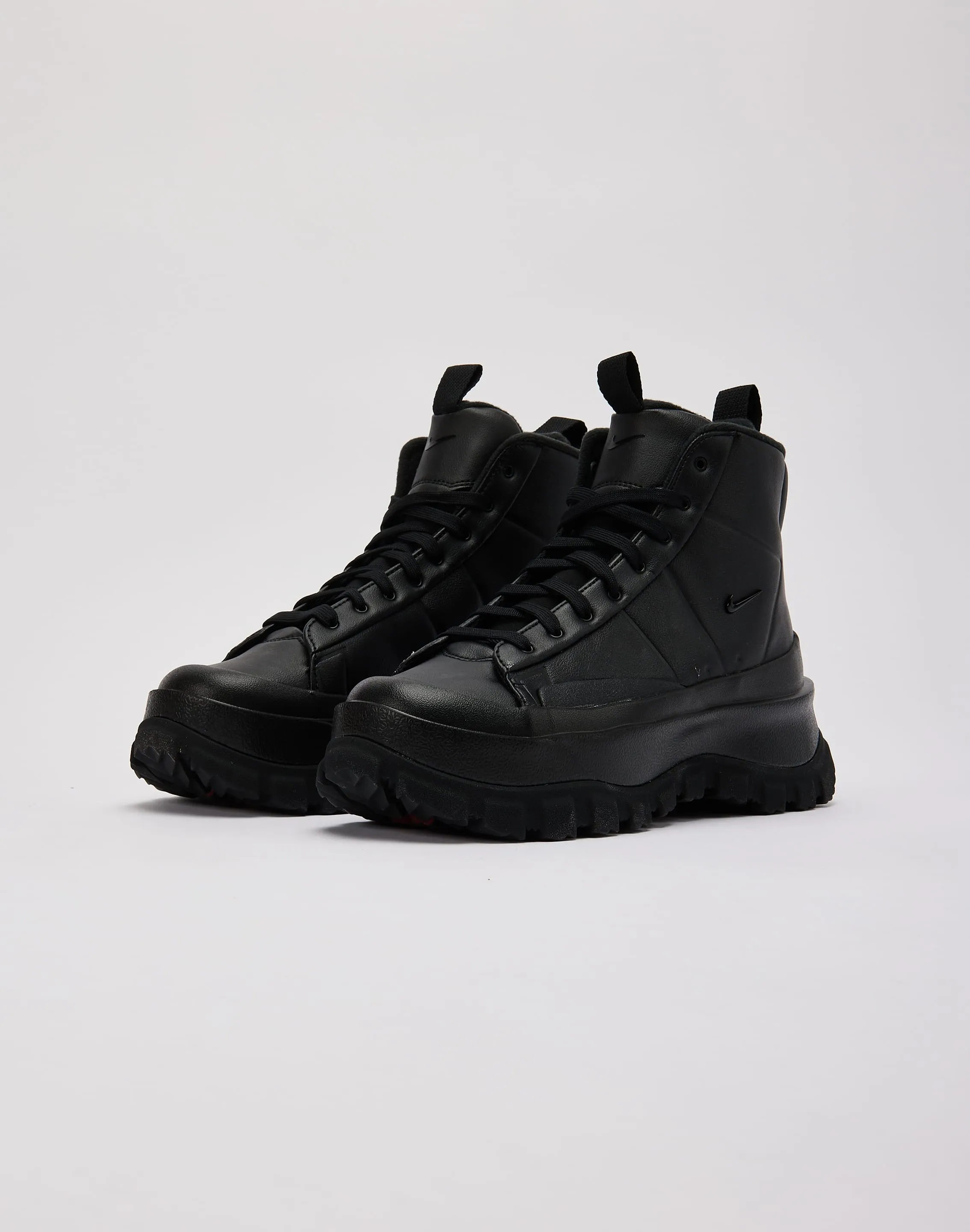 Street Sound Anti microbial Nike Blazer Roam Mid