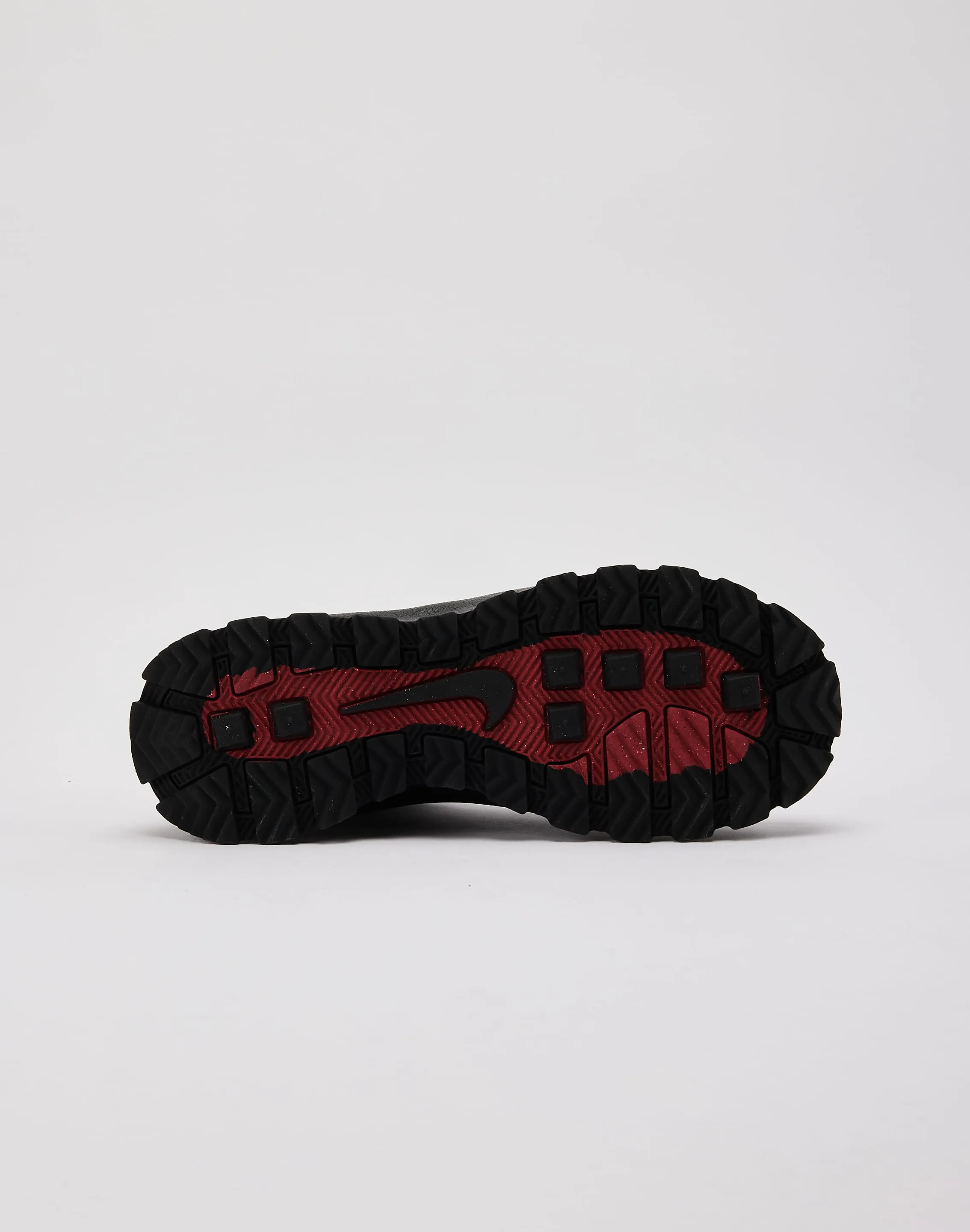 Reinforced Form Mountain Hike Nike Blazer Roam Mid