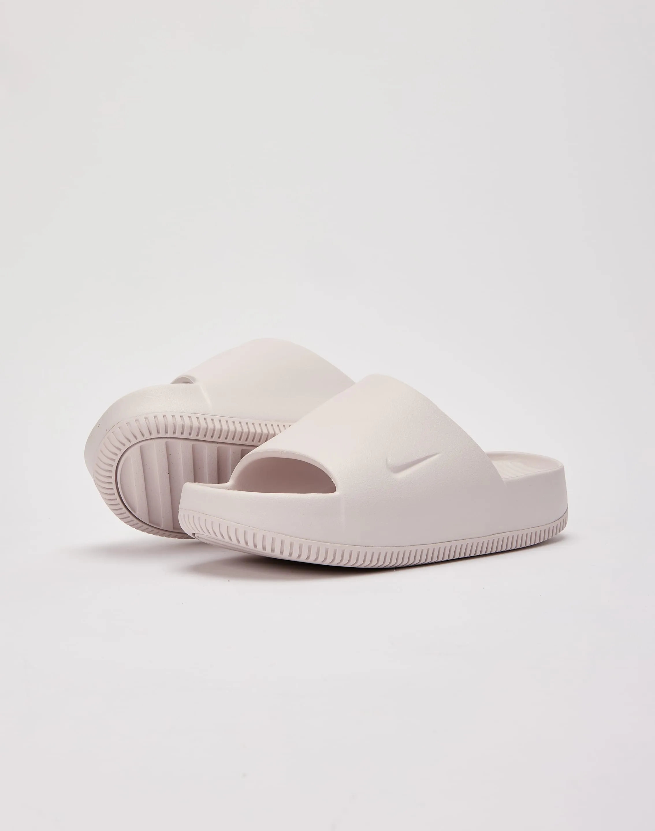 Elasticated Nike Calm Slides