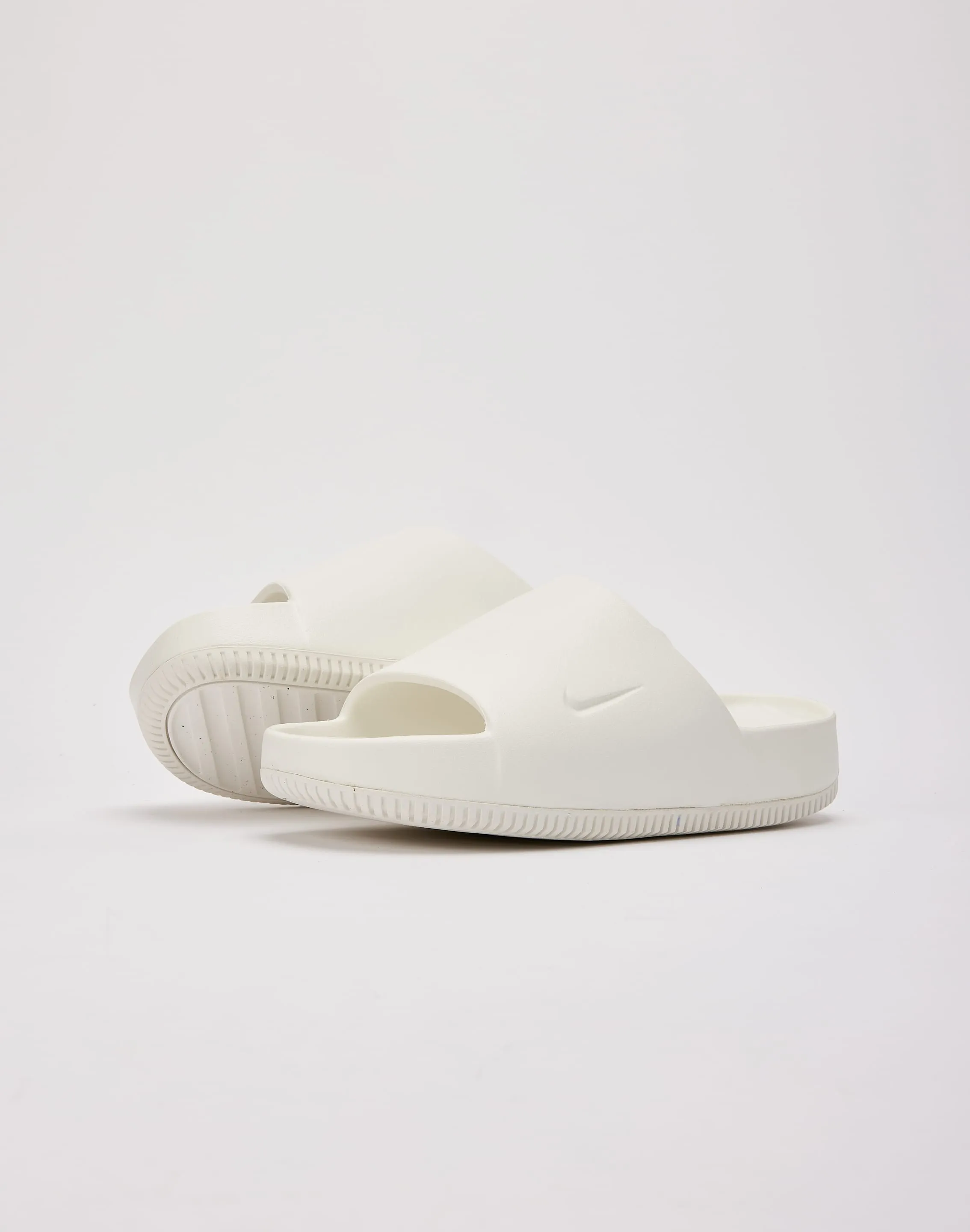 ShockDispersing Strong Build Nike Calm Slides