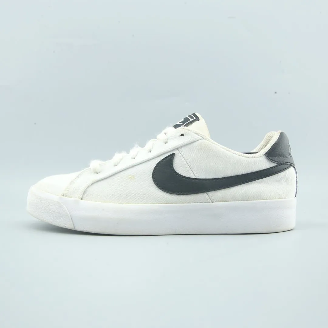 Smart Form Campus Pace NIKE COURT ROYAL AC