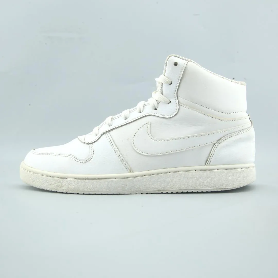 Minimal Design Cushioned look NIKE EBERNON MID