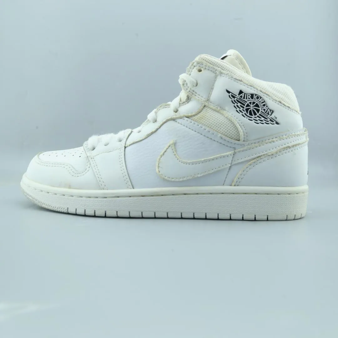 NIKE JORDAN 1 RETRO HIGH indoor shoes