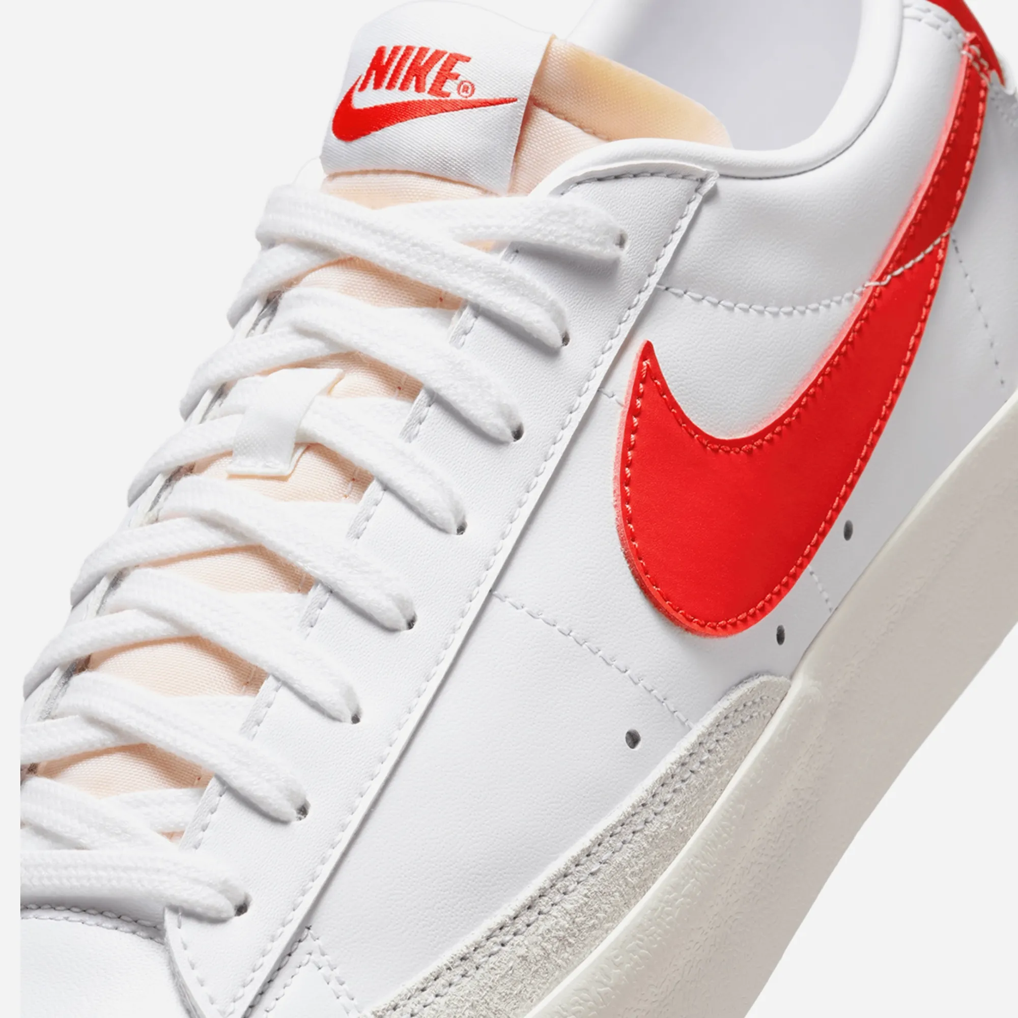All-weather lining Nike Mens Blazer Low '77 Vintage Shoes White/Sail/Light Crimson