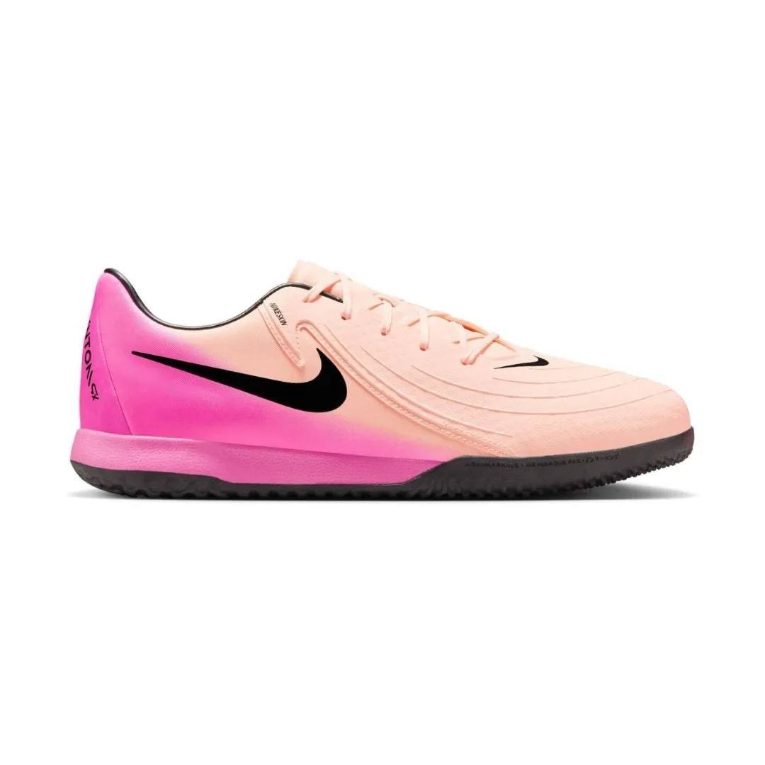 Comfortable Upper closed - toe shoes Nike Phantom GX 2 Academy IC
