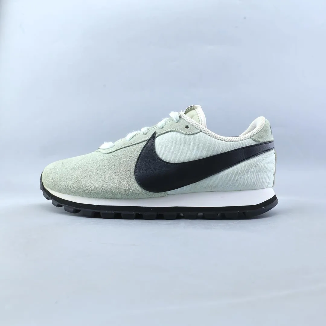 Built For Walk London Edge NIKE PRE-LOVE OX