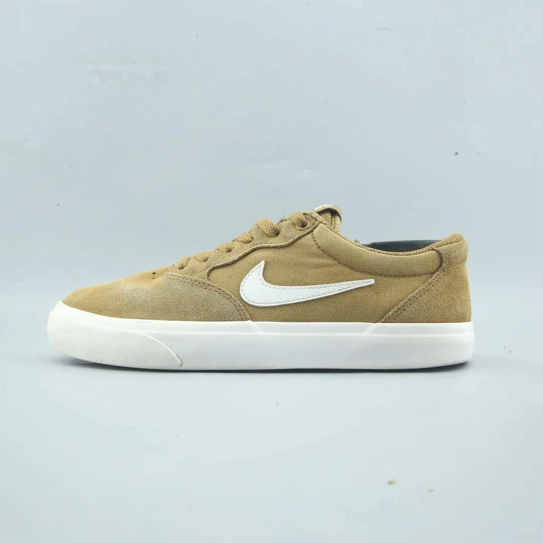 Classic Form Flexible Design NIKE SB CHRON SOLARSOFT