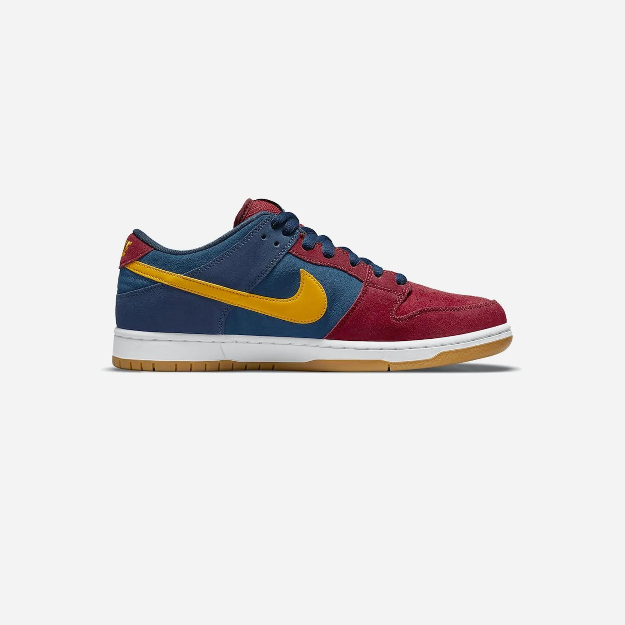 Street Performance Nike SB Dunk Low Barcelona