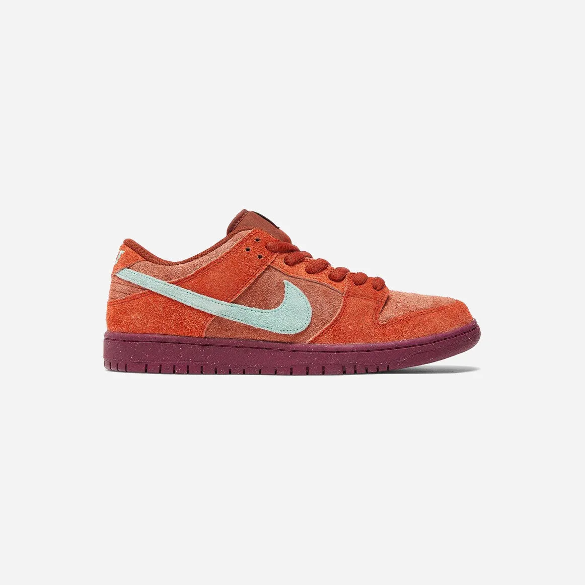 NIKE SB DUNK LOW MYSTIC RED Clean Detail Daily Training