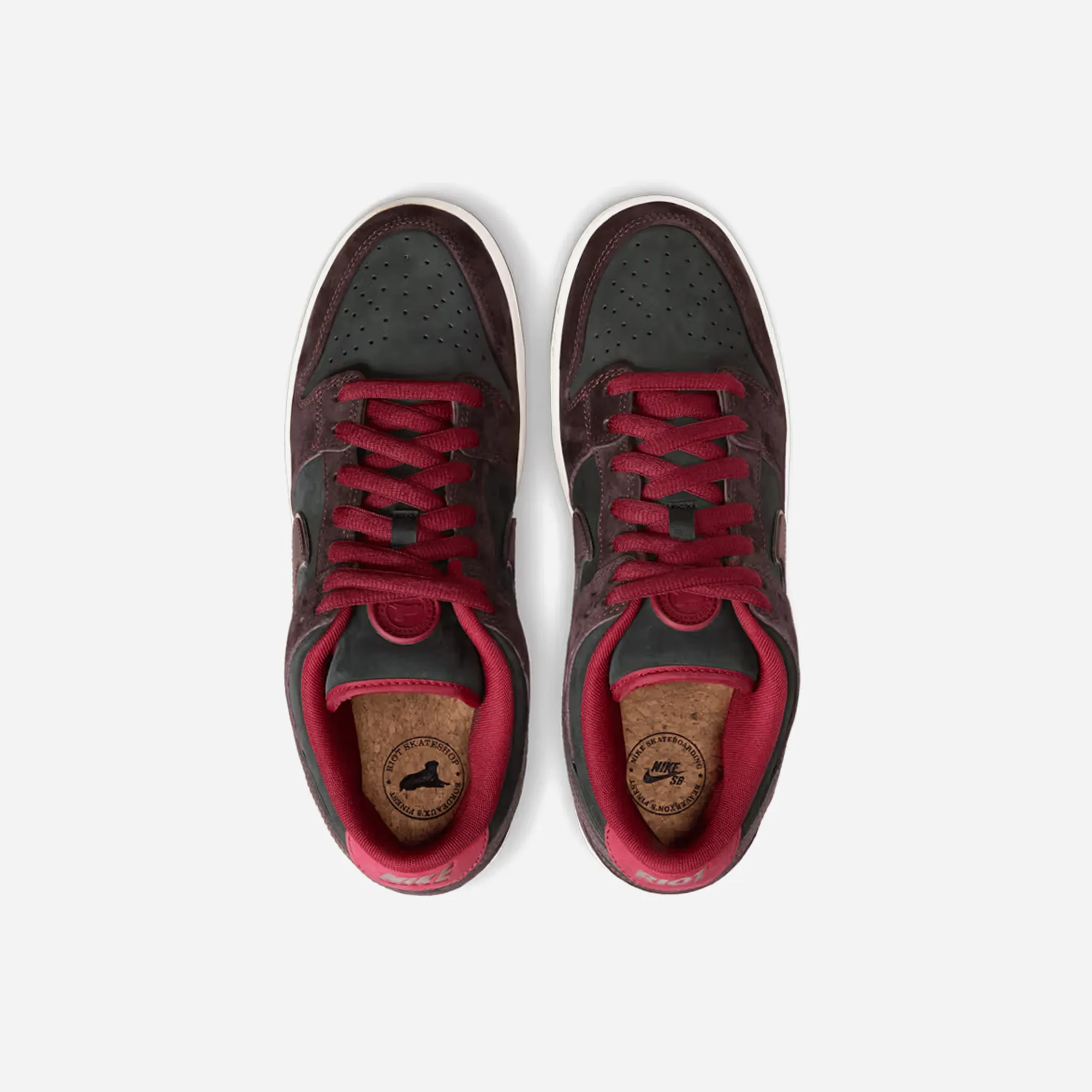 Nike SB Dunk Low Riot Skateshop Speed Movement