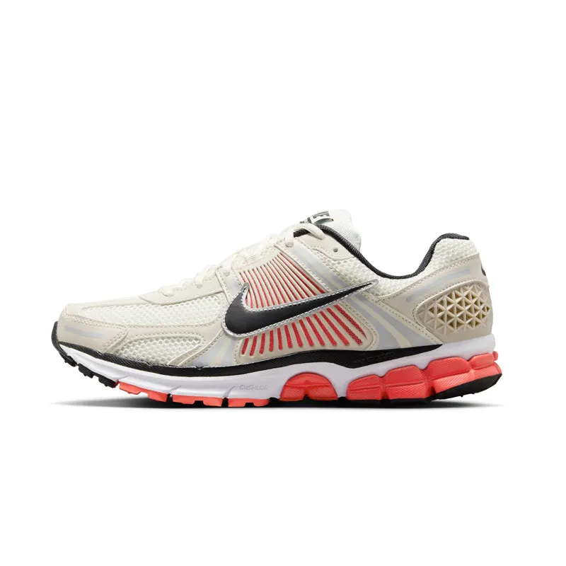Comfort Upper NIKE ZOOM VOMERO 5