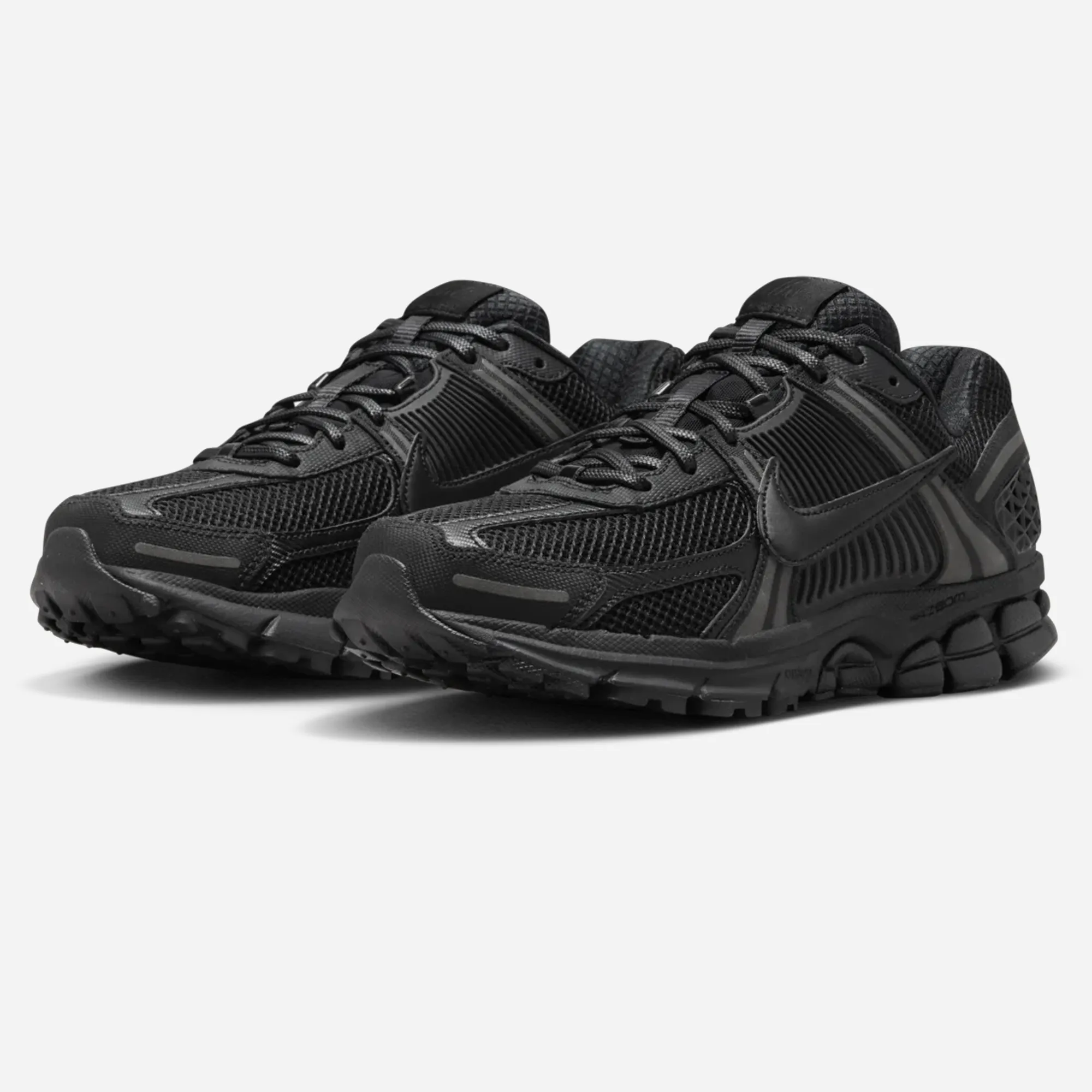 Nike Zoom Vomero 5 Triple Black Cushion Comfort Slip   On Style