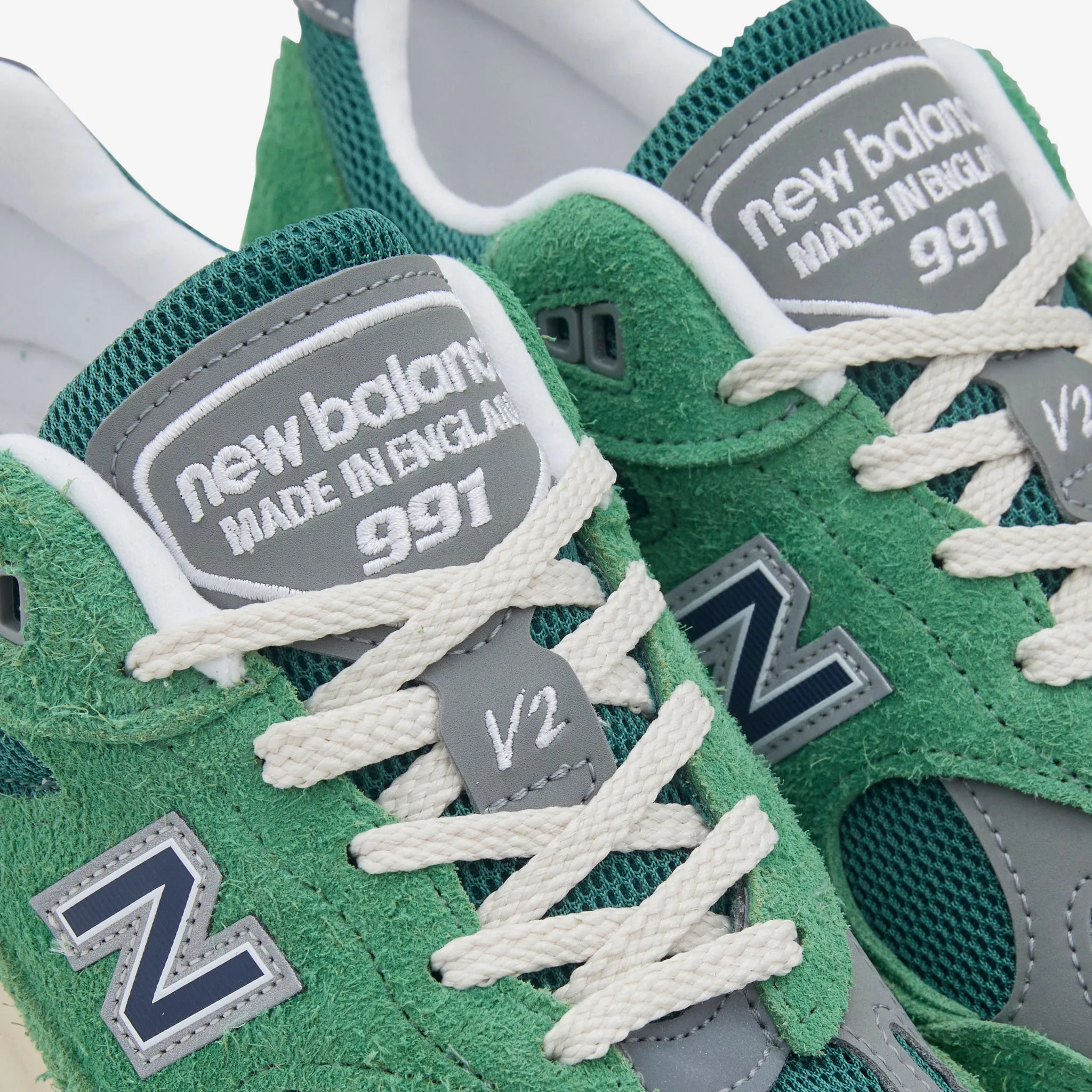 Balanced Fit Made in UK 991v2 Mineral Green | Comfrey | Moon Mist
