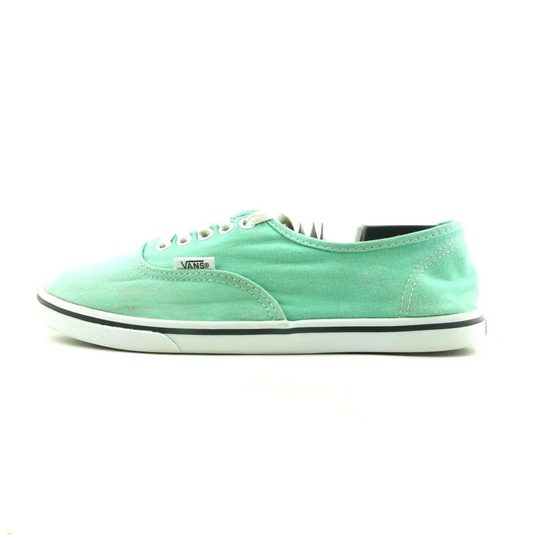VANS AUTHENTIC Comfortable Outsole Modern Ease