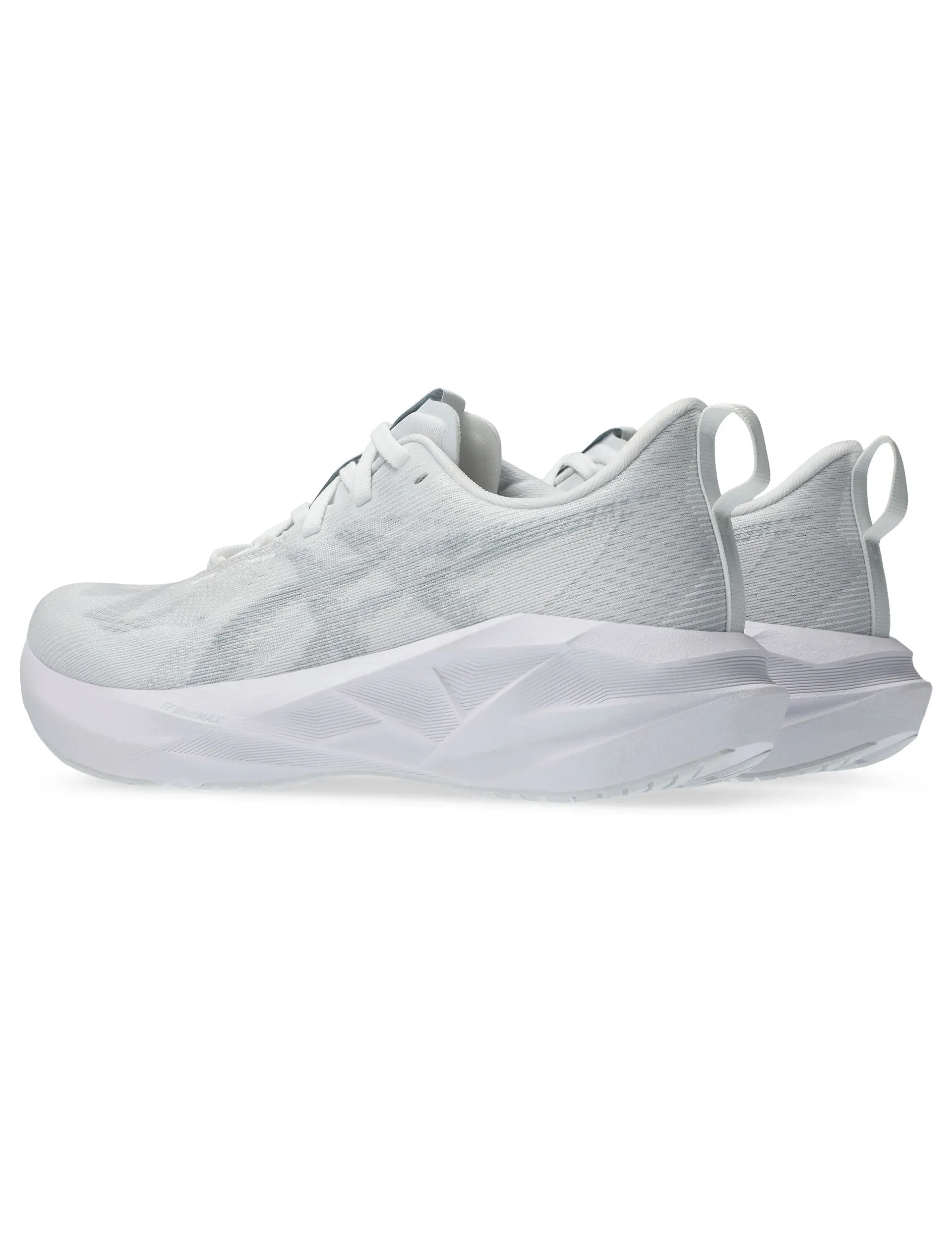 Novablast 5 - White/Piedmont Grey Agile Movement Running Challenge