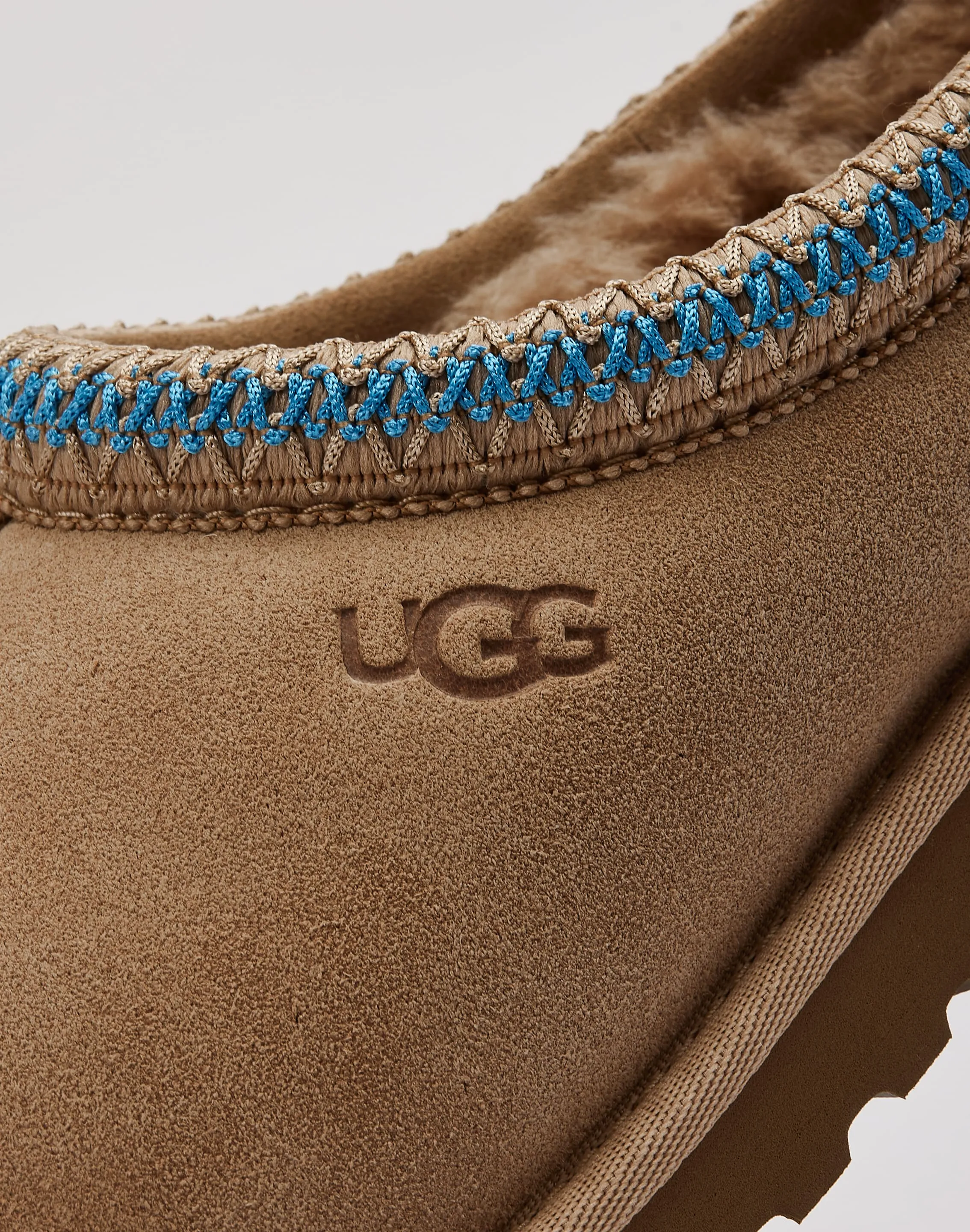 Sleek Casual Shoes UGG Tasman Slippers