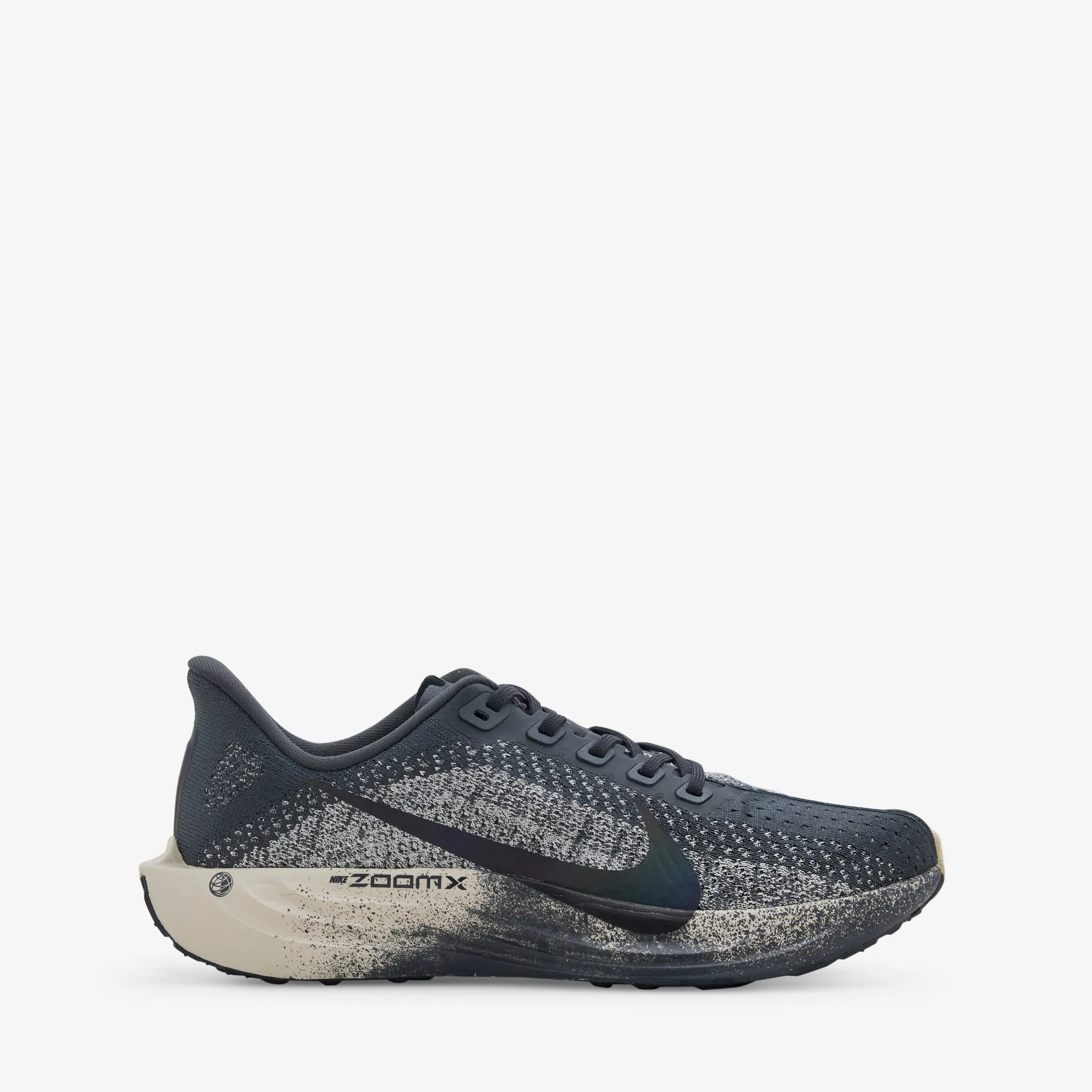 Pegasus Plus Oatmeal | Black | Anthracite | Volt Versatile Upper Street Scene