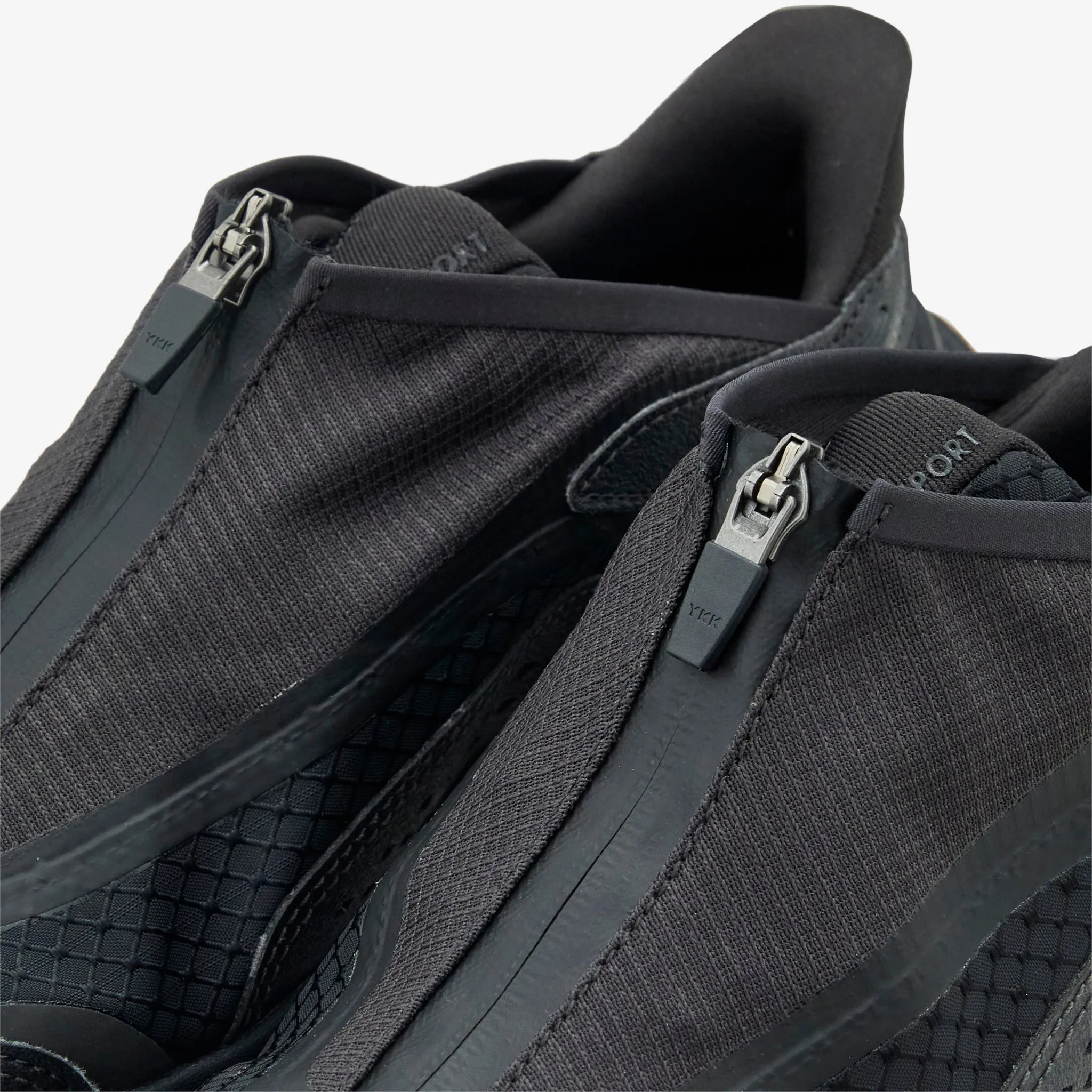 Project Transport Carbon Black | Black Sturdy Outsole mules